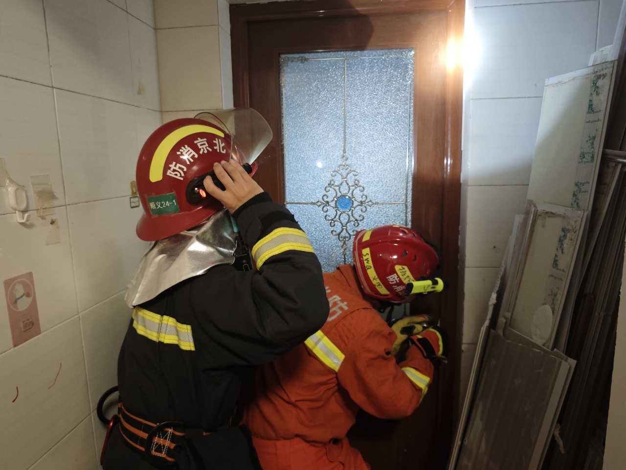 儿童被困卫生间!顺义消防暖心营救获家属致谢 儿童被困卫生间!顺义消防暖心营救获家属致谢