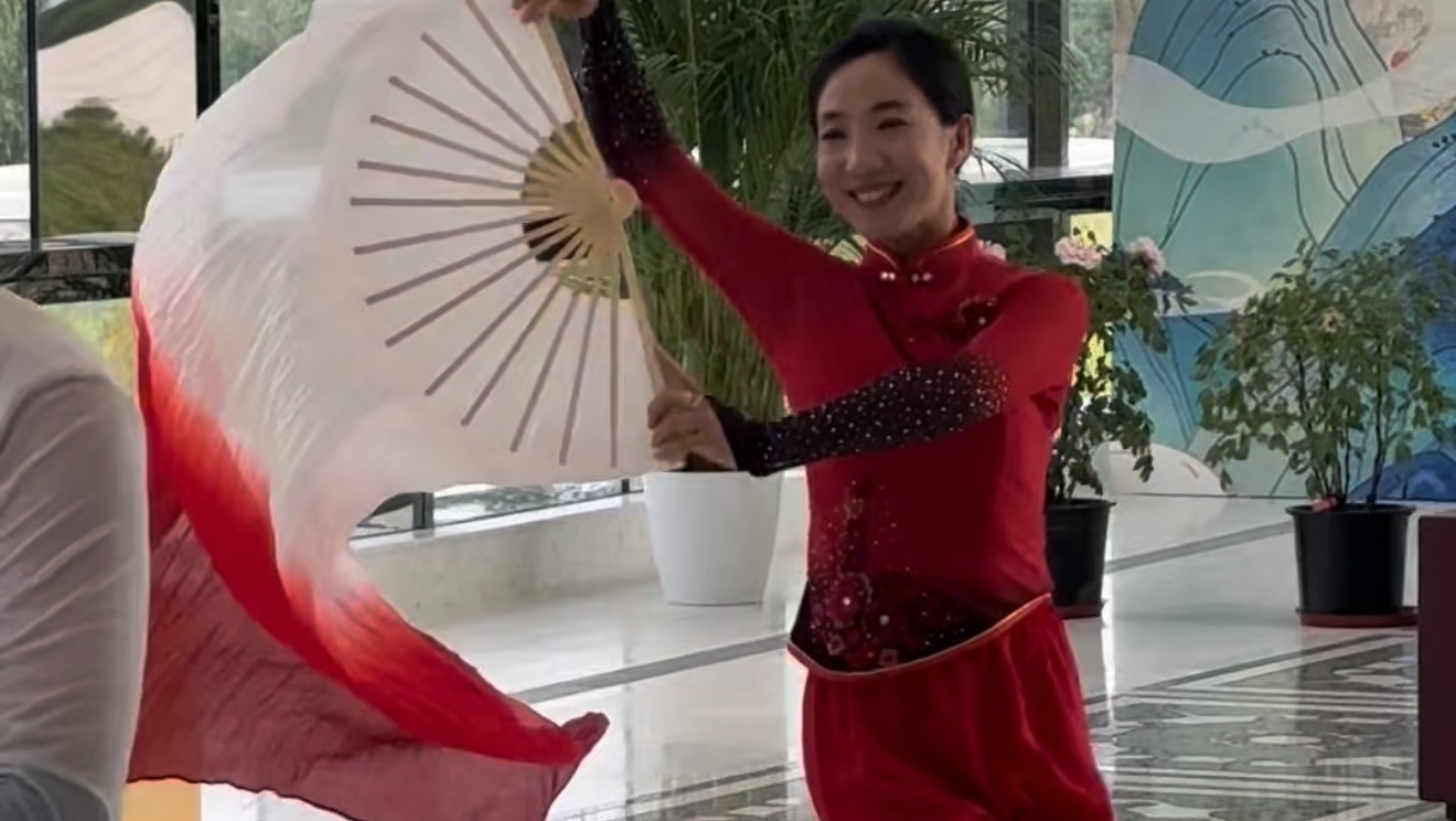 香山公园讲解员在路县故城遗址博物馆换角色