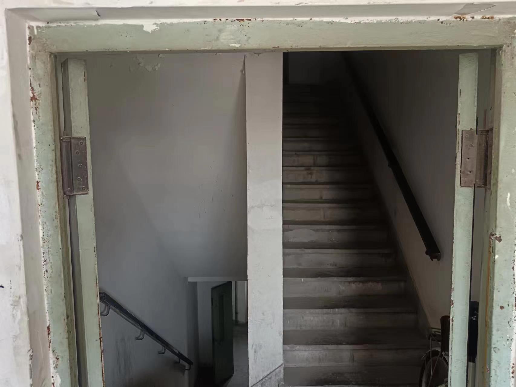 一小区常闭式防火门未保持完好有效,北京石景山消防依法查处 一小区常闭式防火门未保持完好有效,北京石景山消防依法查处