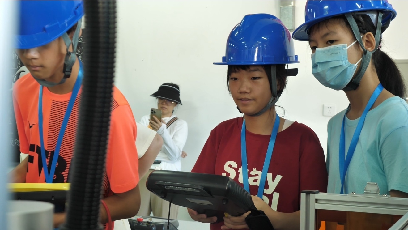 智能制造点亮生活！直观感受机器人如何服务生活、赋能美好