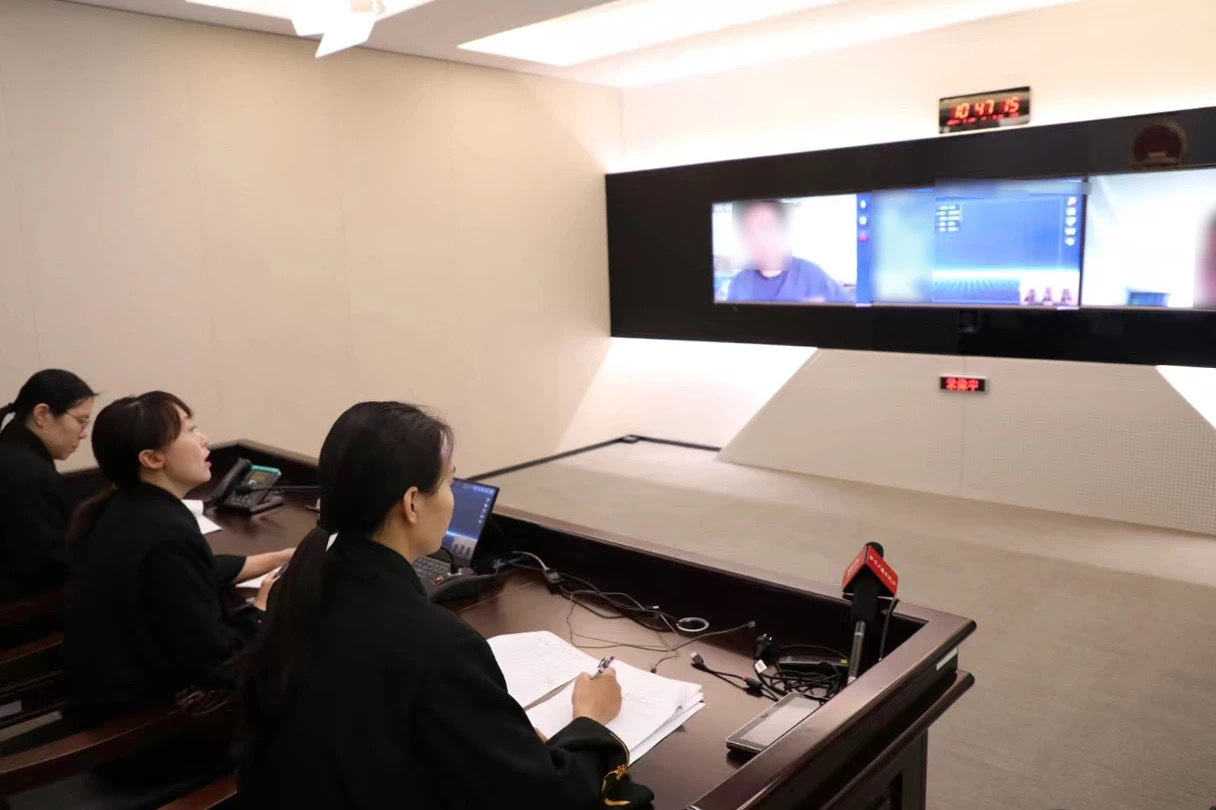 国风博主短视频被“换脸”后制作成“AI换脸”付费模板法院：侵权！