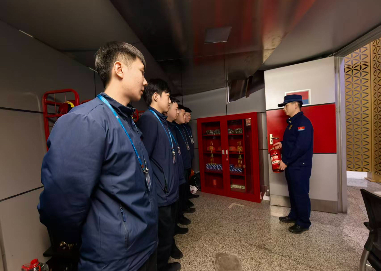 消防志愿服务进北京首都国际机场顺义消防护航春运平安出行