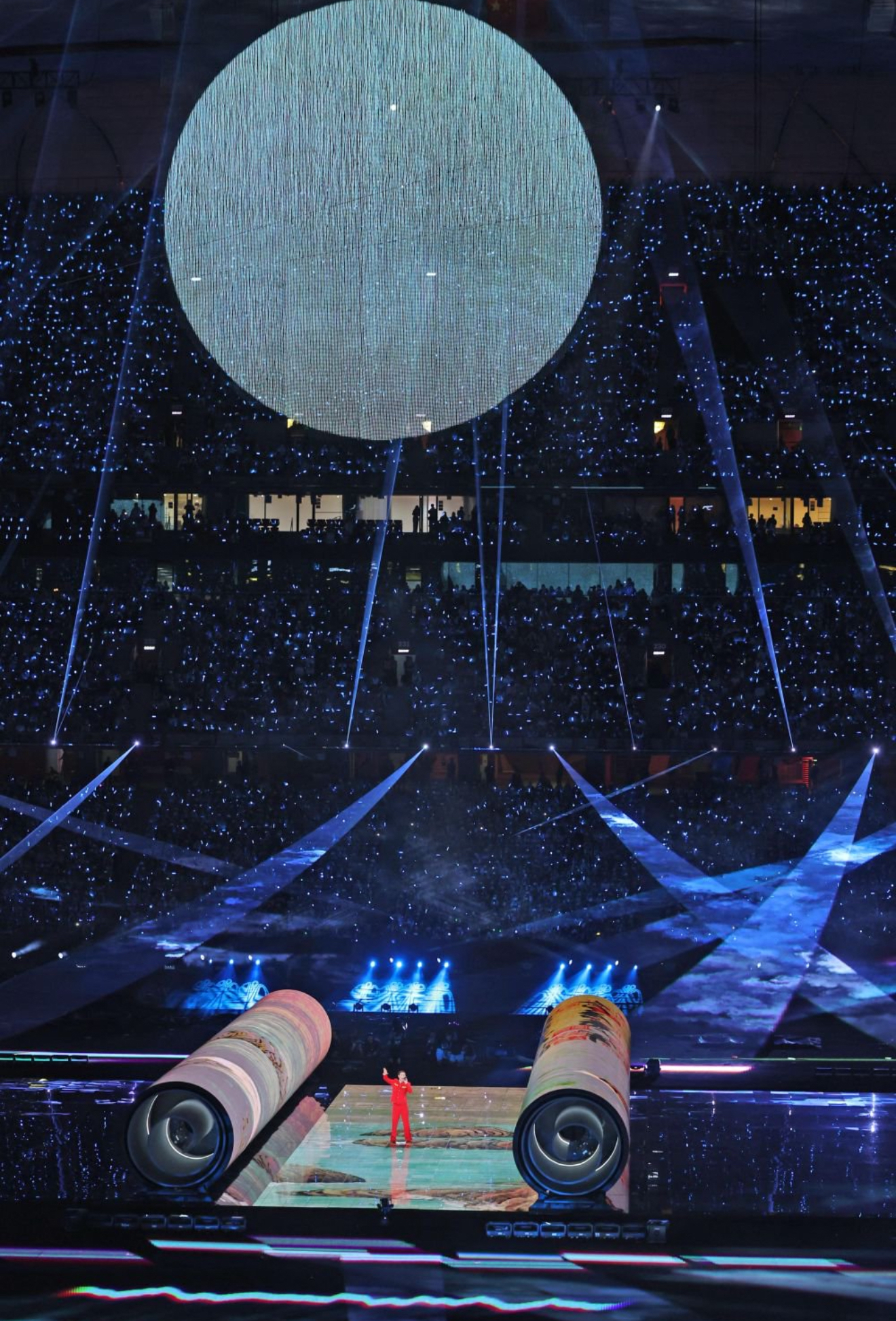 张艺兴×张艺谋导演团队强强联手打造震撼鸟巢视听盛宴