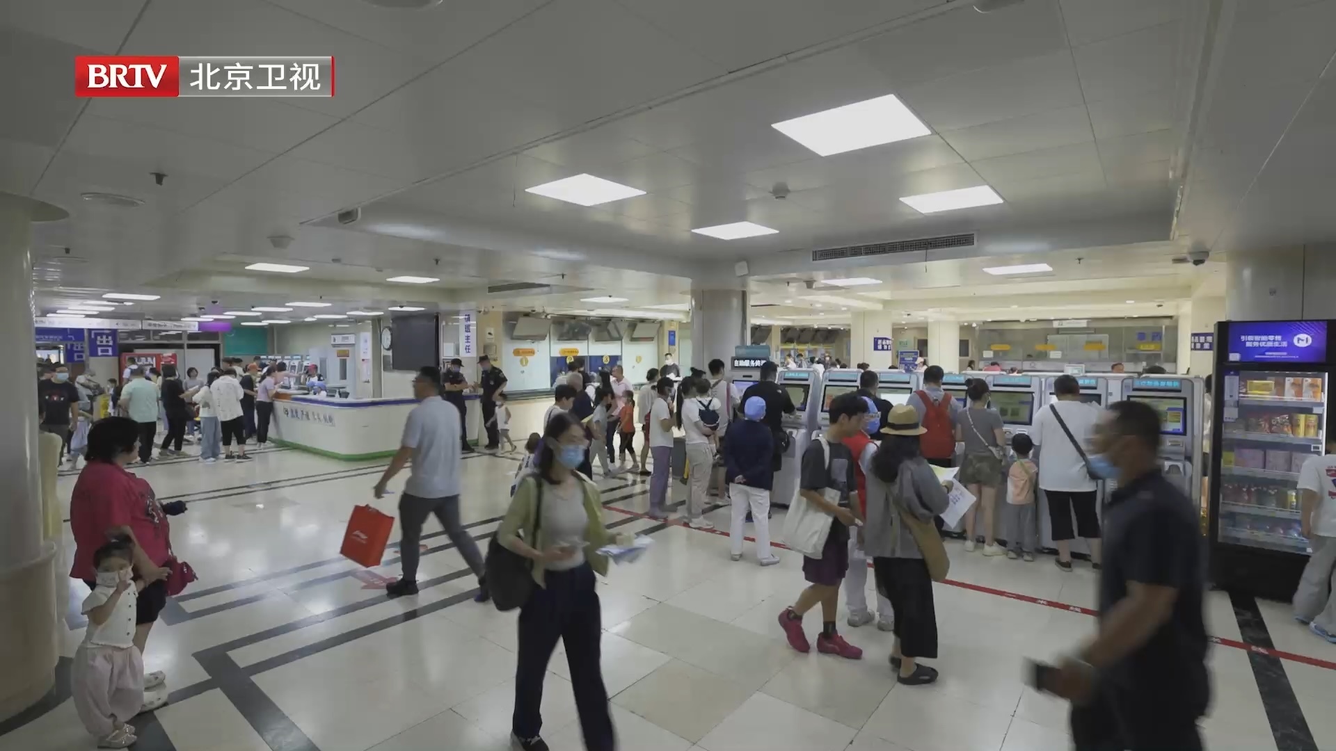儿研所专家下听童声惠家长