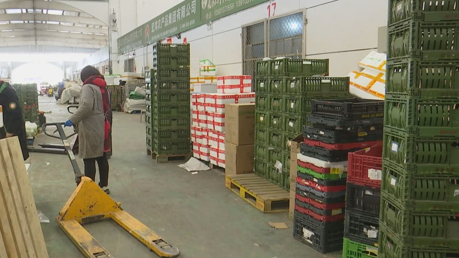 新发地菜市场20吨饺子暖坚守 京城“菜篮子”保供应 新发地菜市场20吨饺子暖坚守 京城“菜篮子”保供应