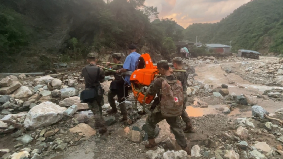 300余名孙胡沟村被困群众全部转移 300余名孙胡沟村被困群众全部转移