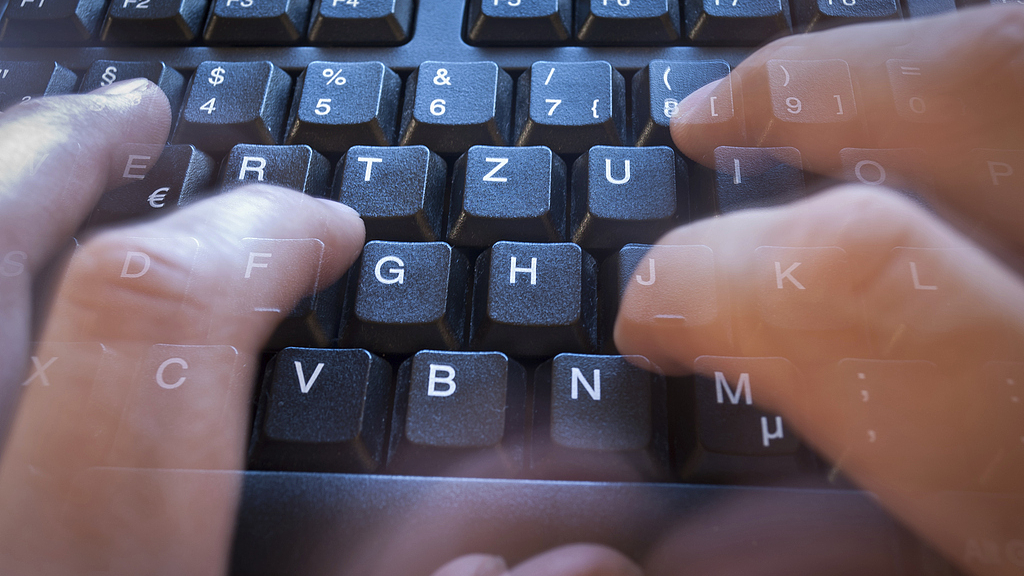 提示 | 新疆阿克苏地区公安机关公布打击整治网络谣言10起典型案例 提示 | 新疆阿克苏地区公安机关公布打击整治网络谣言10起典型案例