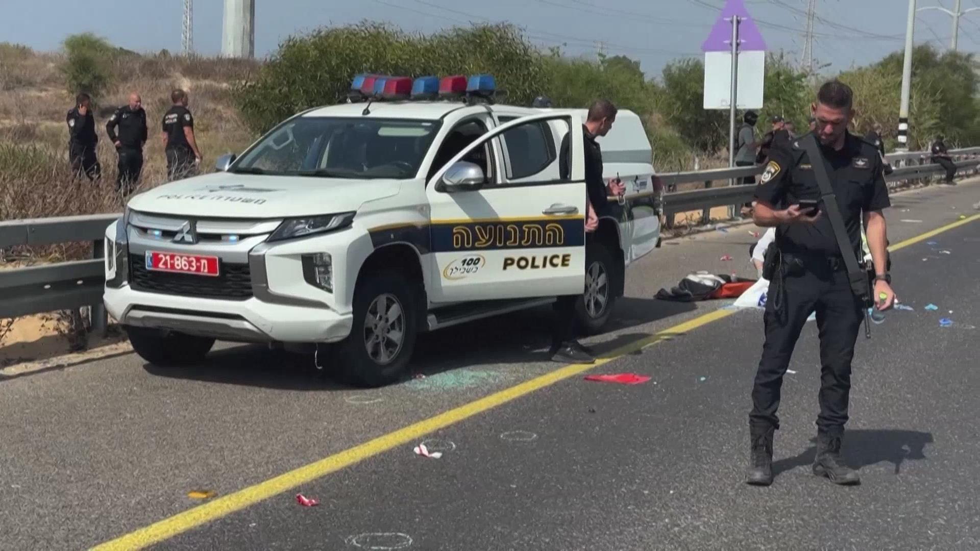 以色列高速公路发生枪击事件致多人死伤 以色列高速公路发生枪击事件致多人死伤