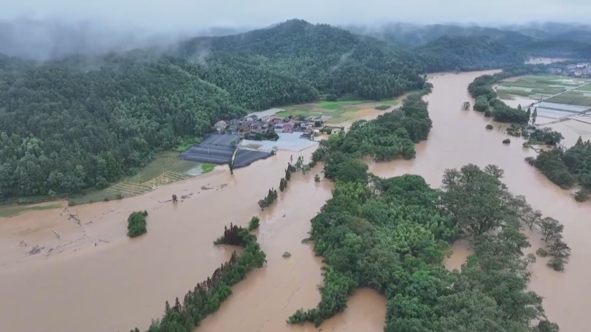 福建:强降雨致58万余人受灾 当地积极开展抢险救援 福建:强降雨致58万余人受灾 当地积极开展抢险救援