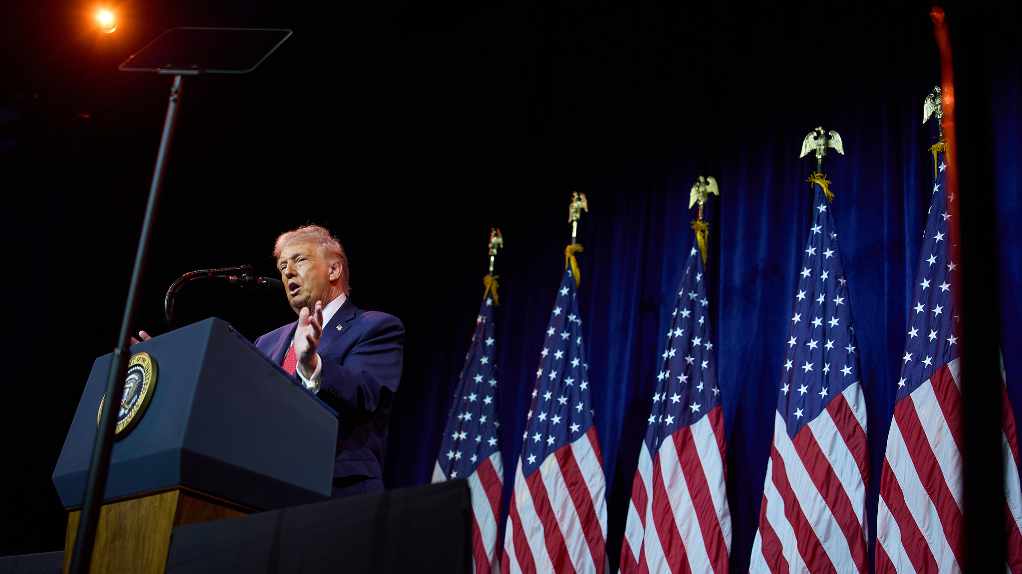 特朗普：若输了中期选举，民主党就会找到理由弹劾我