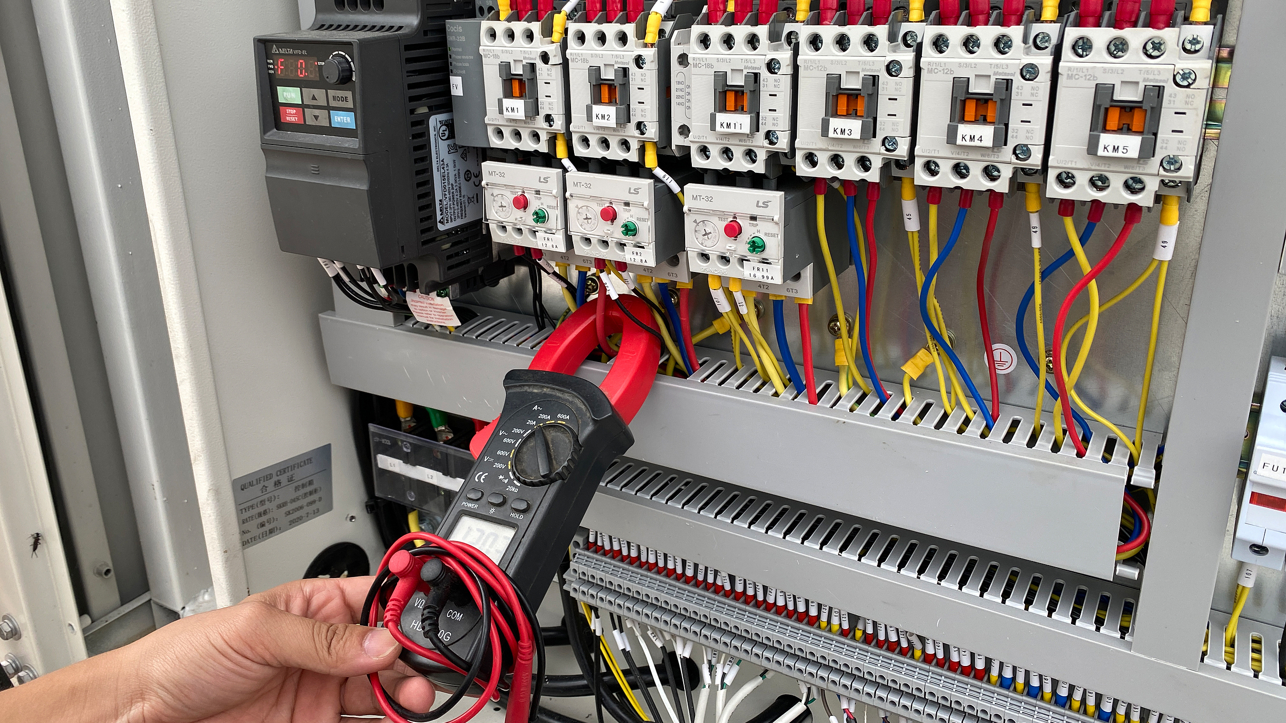 科普丨家里没人住,电表却一直在走,是因为电表有问题? 科普丨家里没人住,电表却一直在走,是因为电表有问题?