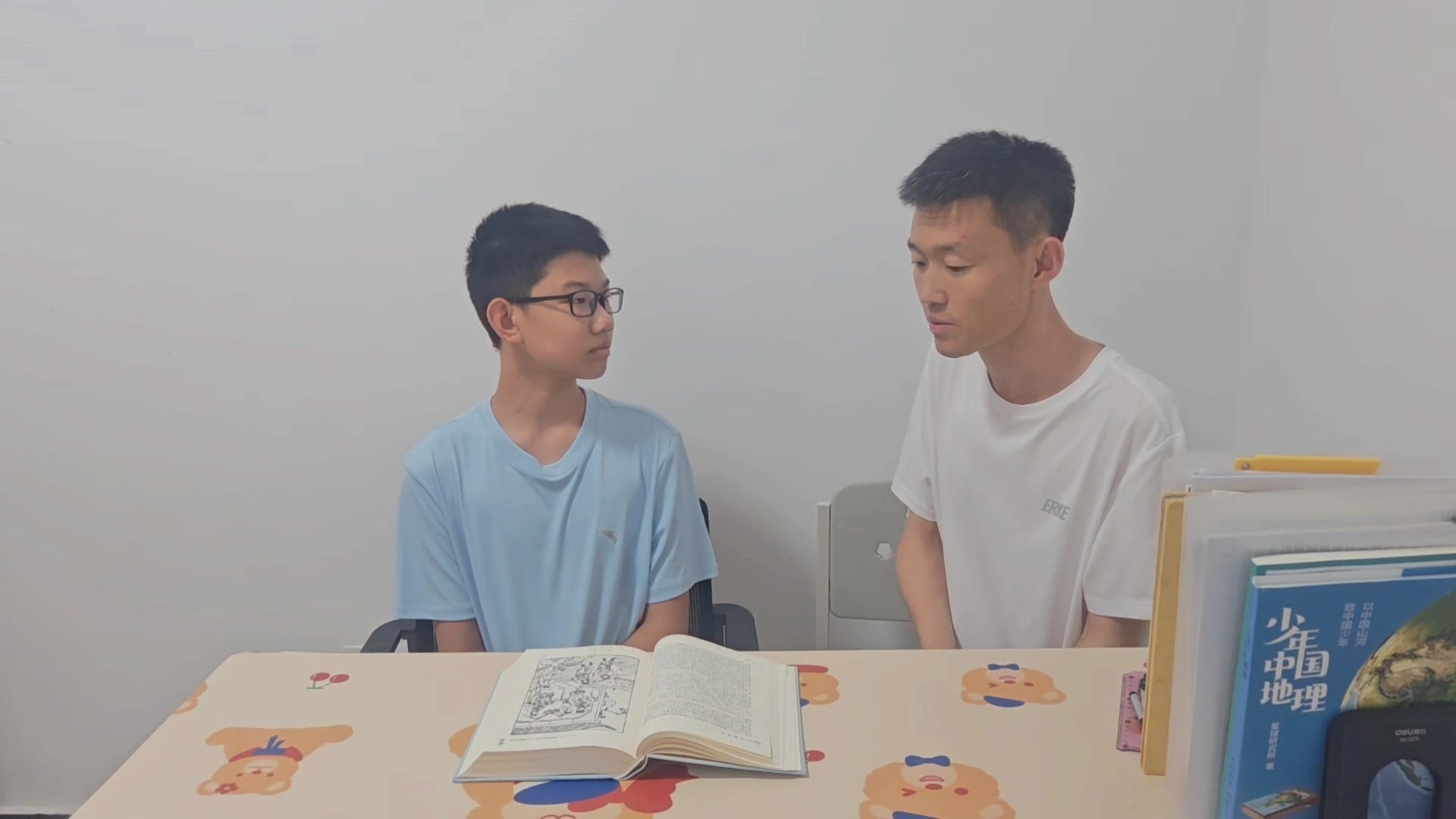 《典耀中华·京韵书香》作品分享：亲子共读《三国演义》