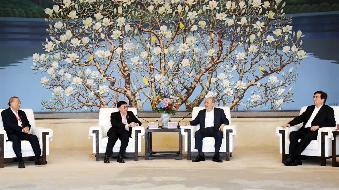 尹力会见两岸企业家峰会台湾方面理事长 尹力会见两岸企业家峰会台湾方面理事长