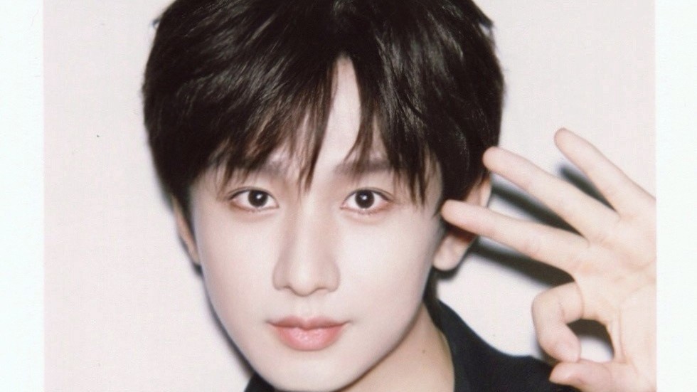 成毅元宵节发三张明信片祝大家节日快乐 成毅元宵节发三张明信片祝大家节日快乐