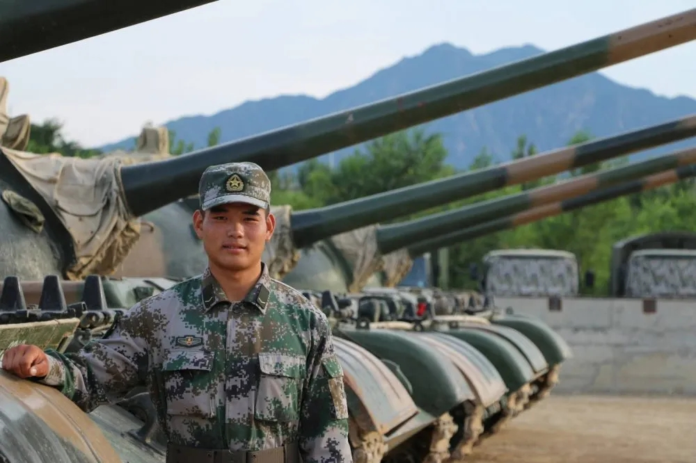 雷锋家乡湖南望城退役军人主动搀扶跌倒老人引热赞 雷锋家乡湖南望城退役军人主动搀扶跌倒老人引热赞