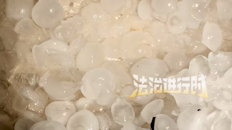 昨晚北京的冰雹像下雪了?