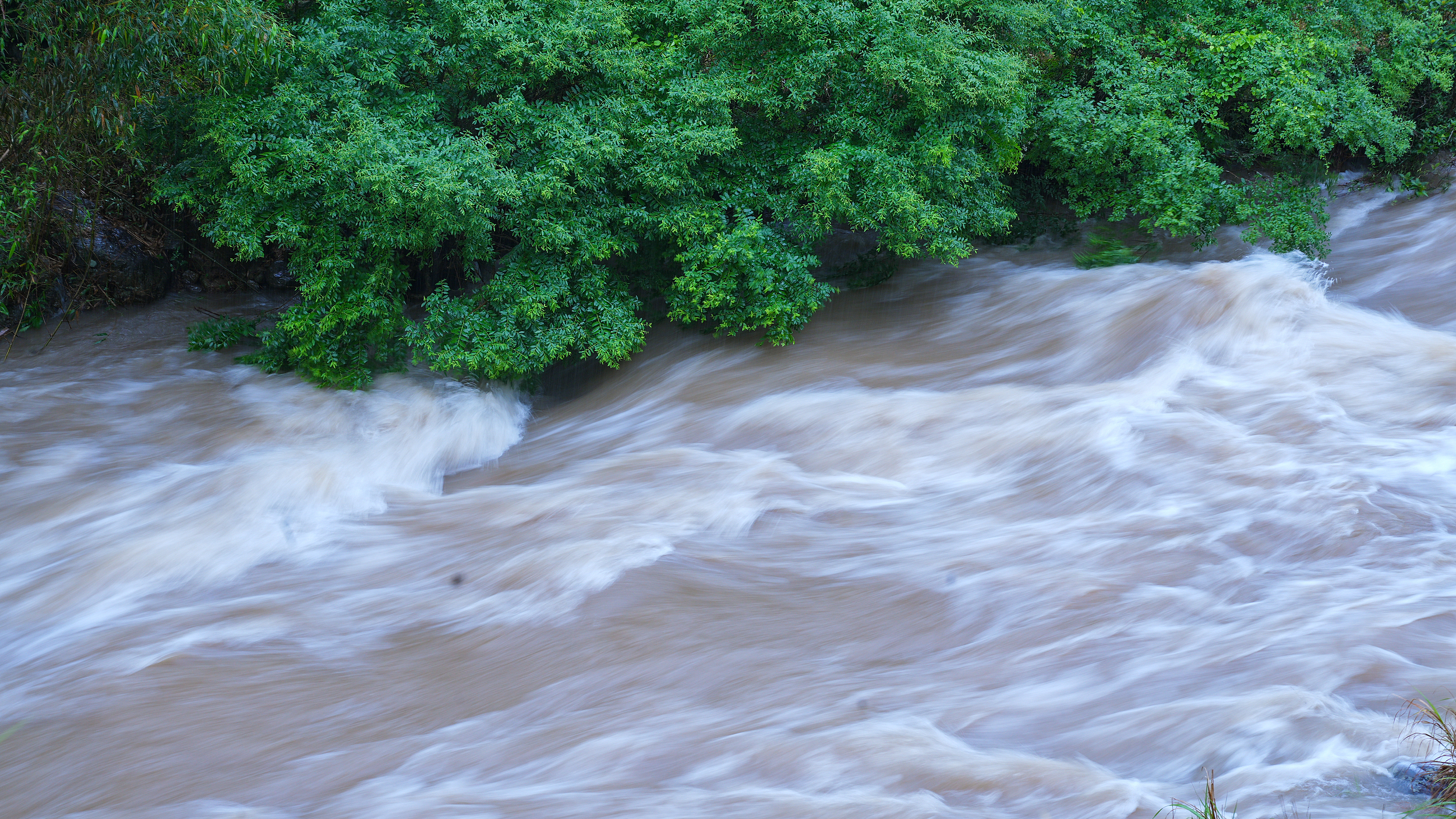 黄色预警!北京西部等地发生山洪可能性较大 黄色预警!北京西部等地发生山洪可能性较大