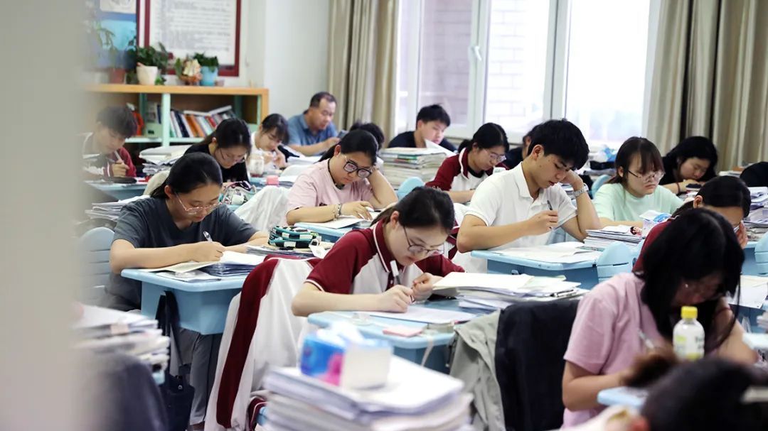 高考在即，顺义少年以青春作笔挥写备考诗行