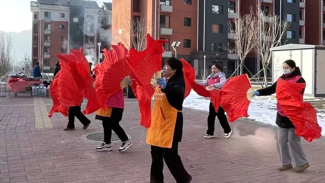 腊八香飘暖民心 迁建安居迎新春