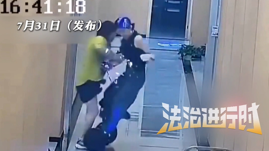 孕妇室内骑平衡车与人相撞致流产,律师:骑车女子或承担主要责任 孕妇室内骑平衡车与人相撞致流产,律师:骑车女子或承担主要责任