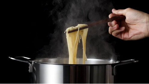 今日科普:面条久煮不烂是加了工业胶,不能吃? 今日科普:面条久煮不烂是加了工业胶,不能吃?