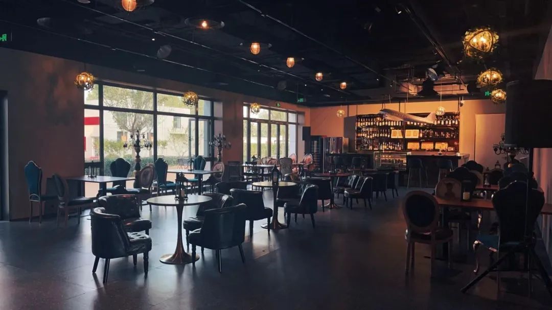 博纳影业怀柔基地黄亭子餐吧和酒店正式开业→ 博纳影业怀柔基地黄亭子餐吧和酒店正式开业→