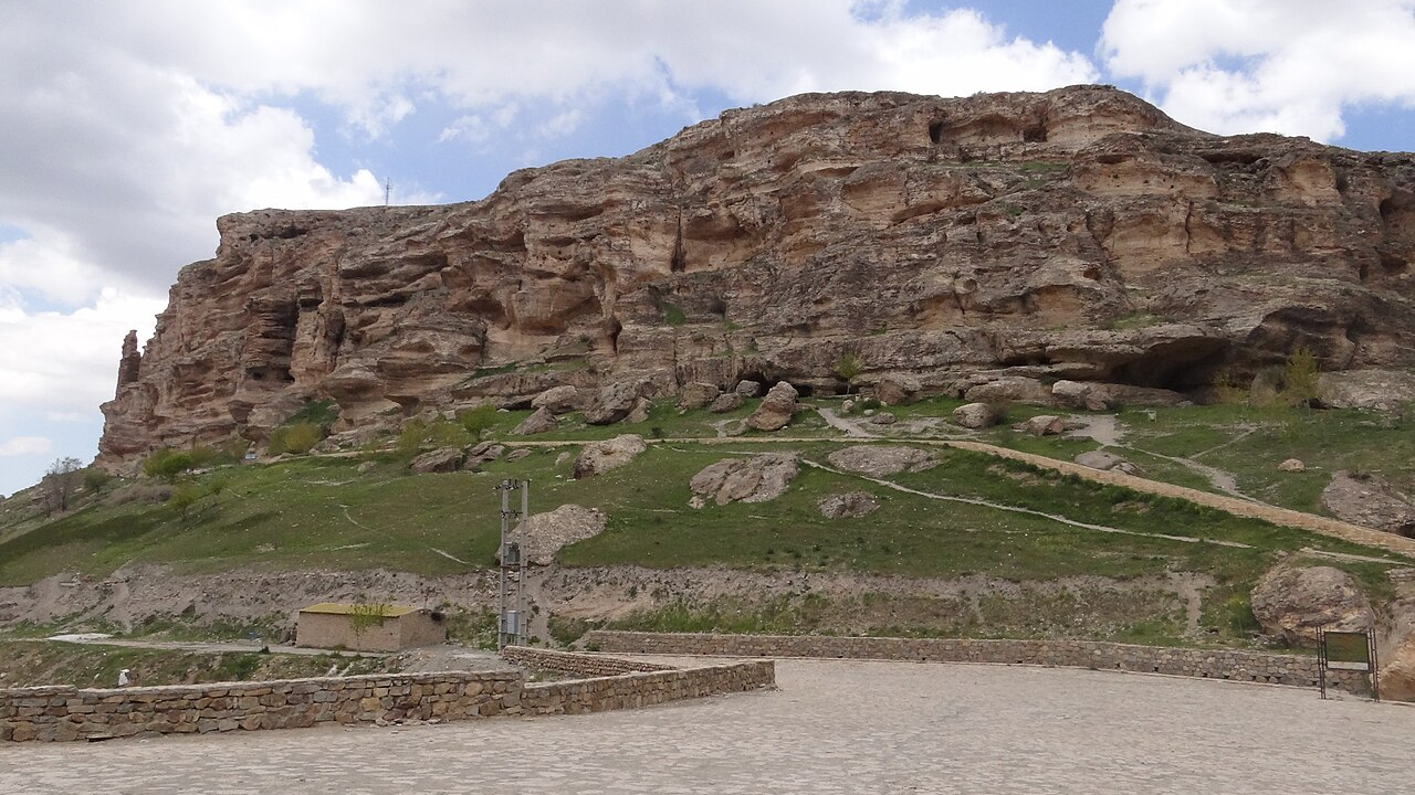 伊朗宣布启动卡拉夫图洞穴申遗程序 伊朗宣布启动卡拉夫图洞穴申遗程序