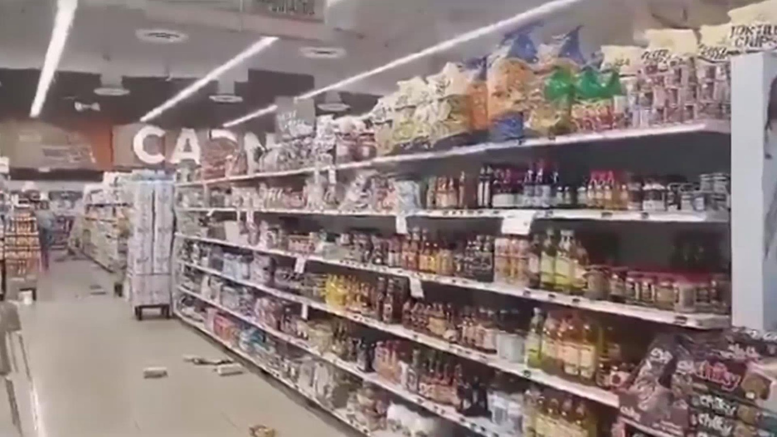 加勒比海开曼群岛附近发生强烈地震