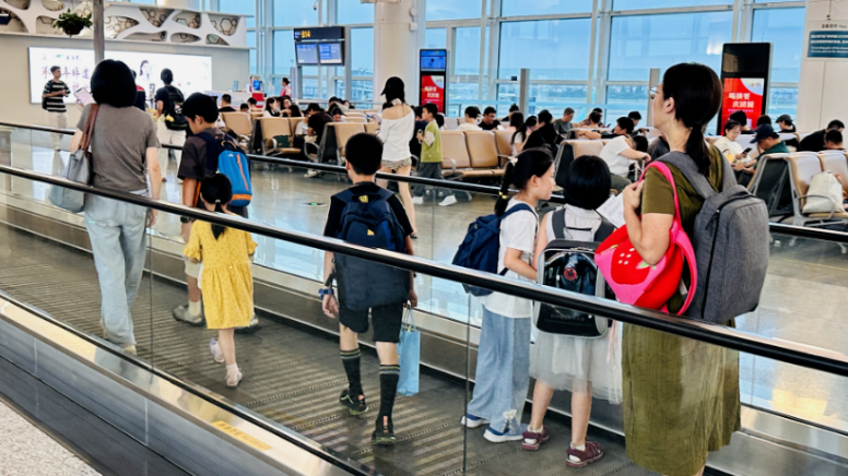 推广中小学春秋假写入政府工作报告,春秋假怎么休更合适? 推广中小学春秋假写入政府工作报告,春秋假怎么休更合适?