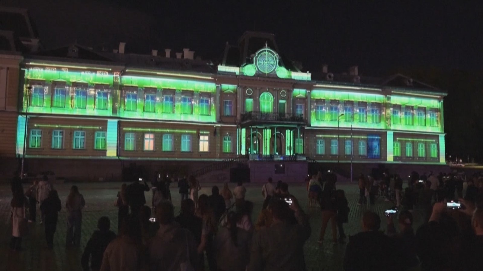 保加利亚“月亮灯光节” 绚丽灯光点亮城市 保加利亚“月亮灯光节” 绚丽灯光点亮城市