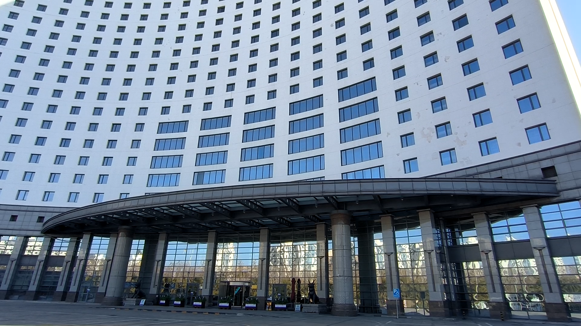 两会最现场|2026北京两会来啦 委员们已就位! 两会最现场|2026北京两会来啦 委员们已就位!