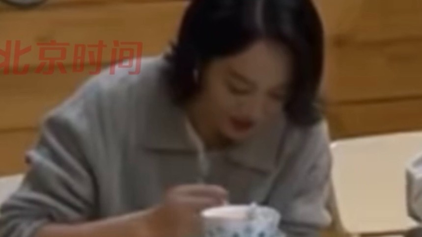 朱丹在节目中分鸡腿被指“重男轻女”引发争议 发长文致歉