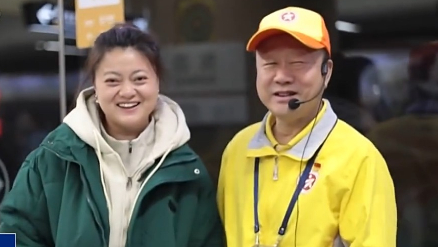 “我说的不是段子是生活!”北京地铁东四站引导员走红网络 “我说的不是段子是生活!”北京地铁东四站引导员走红网络