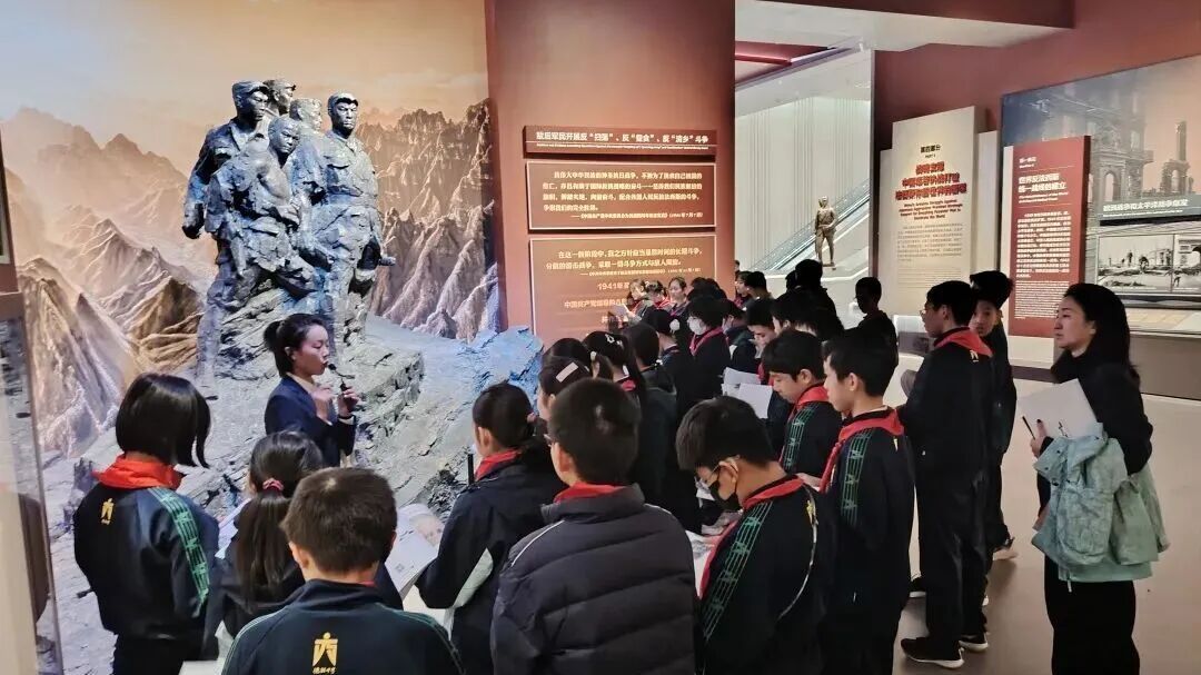 【追梦吧！红色少年】七馆同开讲，开学第一课正当时