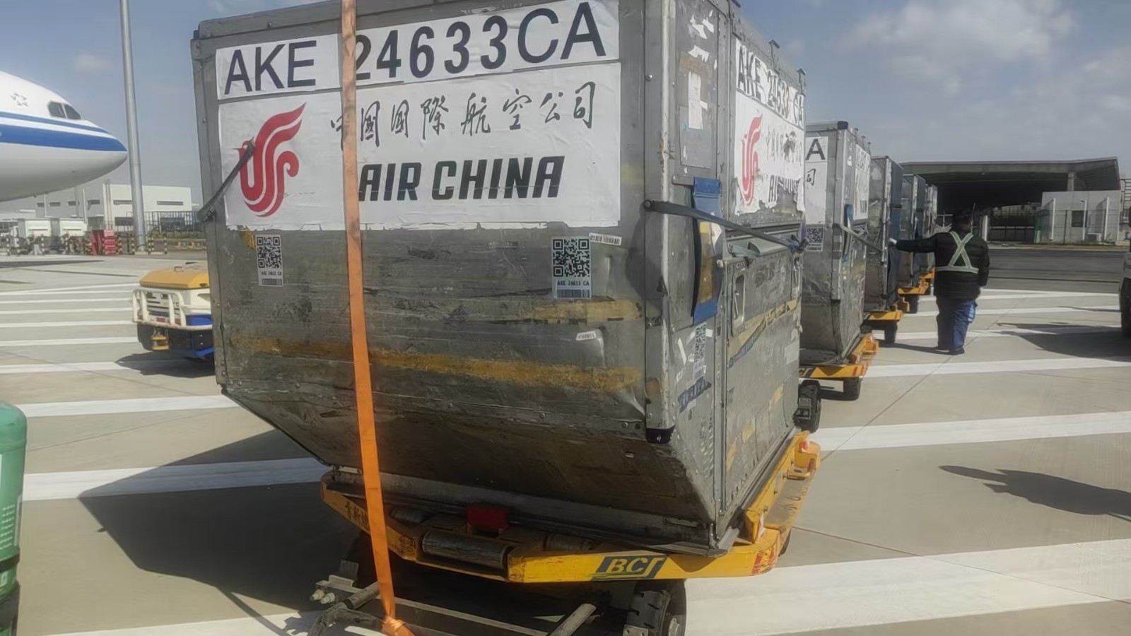 持续大风期间 大兴机场全力做好航班运行和旅客服务保障 持续大风期间 大兴机场全力做好航班运行和旅客服务保障