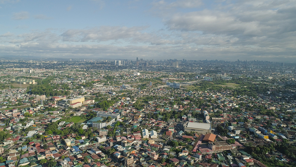 菲律宾首都街头发生拦车枪击案致2人死亡 菲律宾首都街头发生拦车枪击案致2人死亡