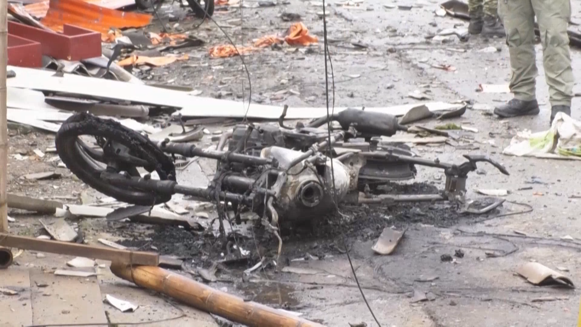 哥伦比亚发生“疑似”摩托车炸弹袭击 哥伦比亚发生“疑似”摩托车炸弹袭击