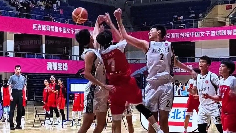 小小少年的篮球梦 赛场之上展风采