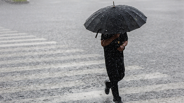 10级大风！雷雨云团已到北京门头沟、昌平！未来1小时，多区雷阵雨+8至10级阵风+冰雹