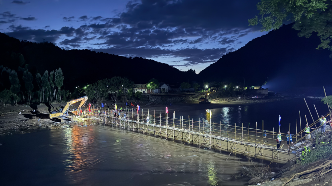 琉璃庙4条进村道路抢通