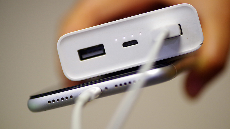 澳大利亚将禁止机舱内使用充电宝