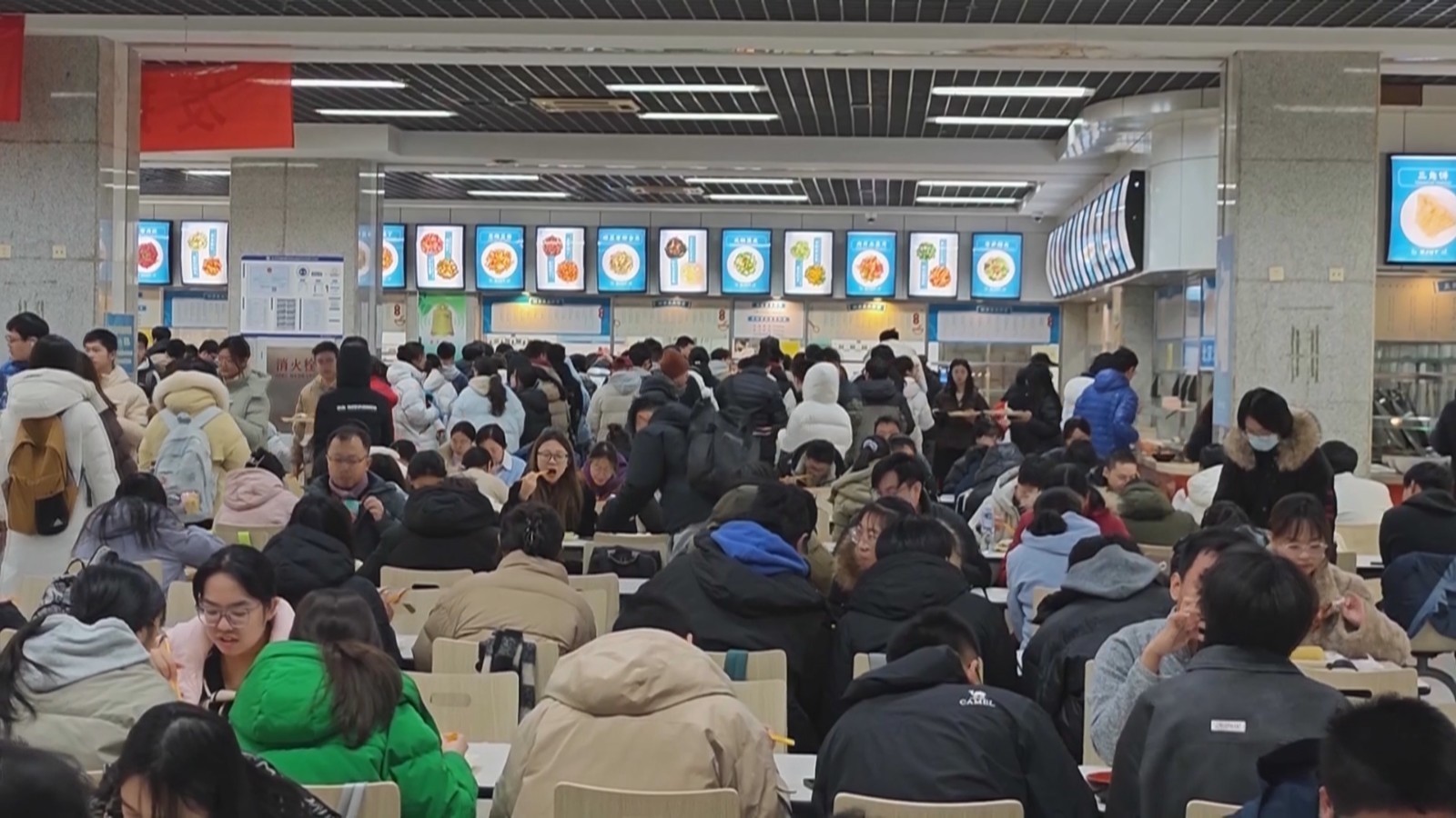 高校给太瘦的学生充饭卡 何尝不是一种好的教育？