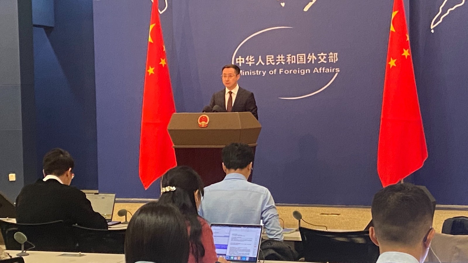 外交部回应近期以伊冲突:应避免进一步推高风险 外交部回应近期以伊冲突:应避免进一步推高风险