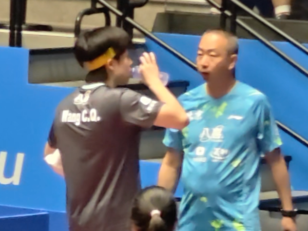 王楚钦对阵魏世皓 大头戴上了熟悉的黄发带