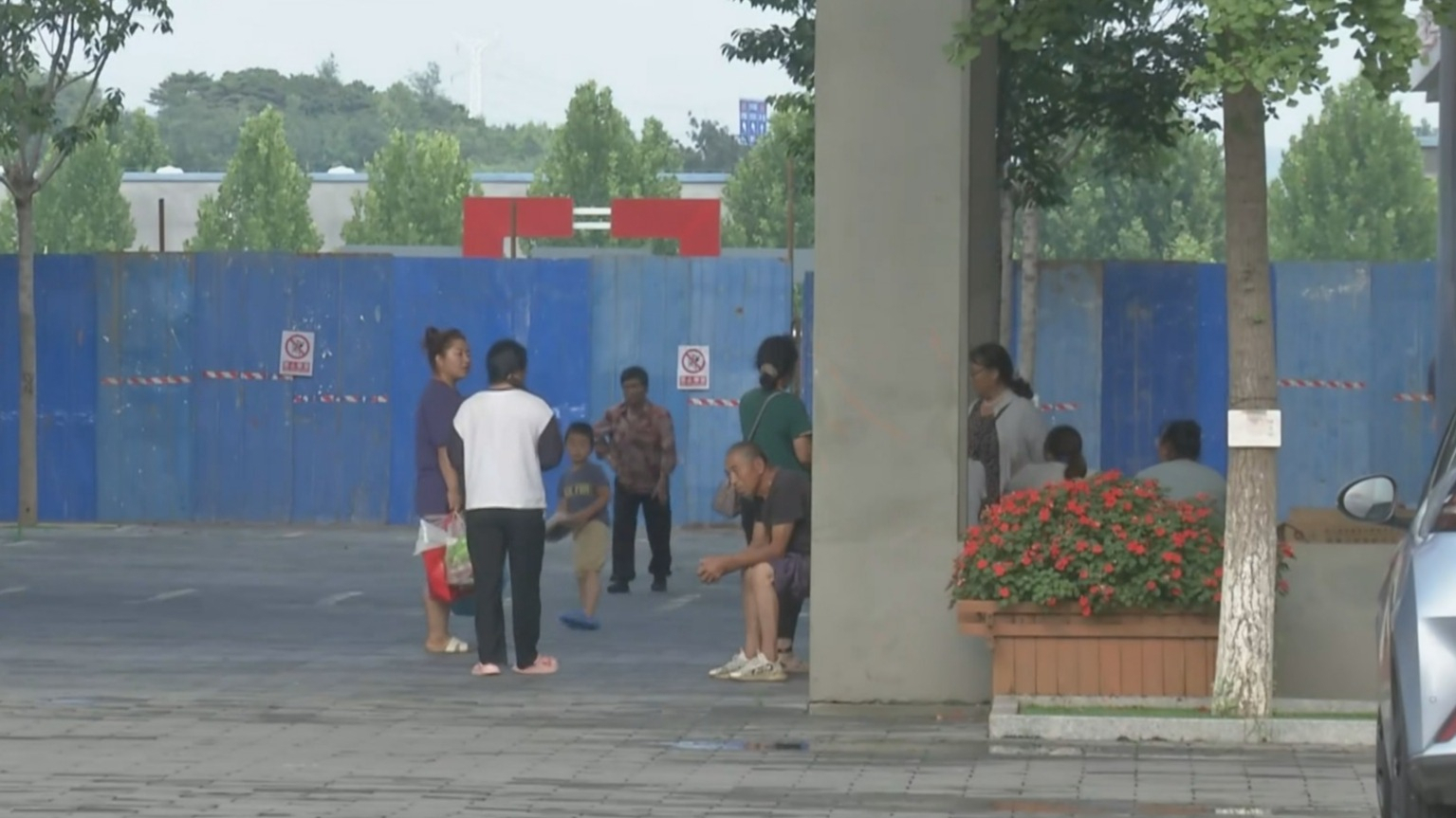 风雨最前线丨密云区穆家峪镇妥善安置低洼地区村民
