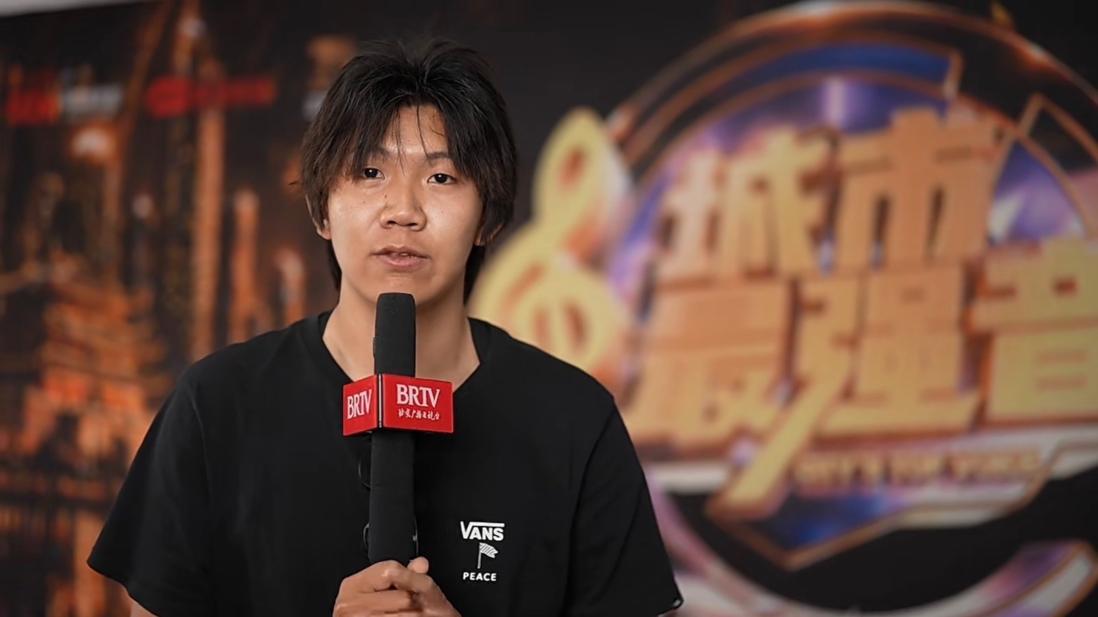 A034号选手王子演唱歌曲《你的爱情》