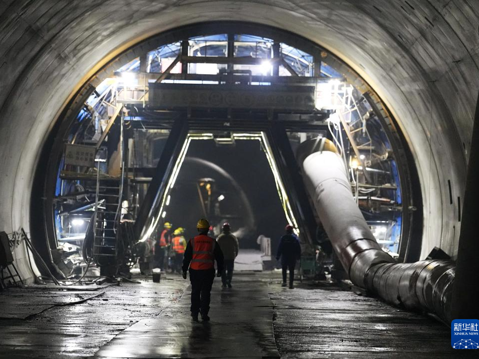 房山区：北京108新线高速公路节后复工建设忙