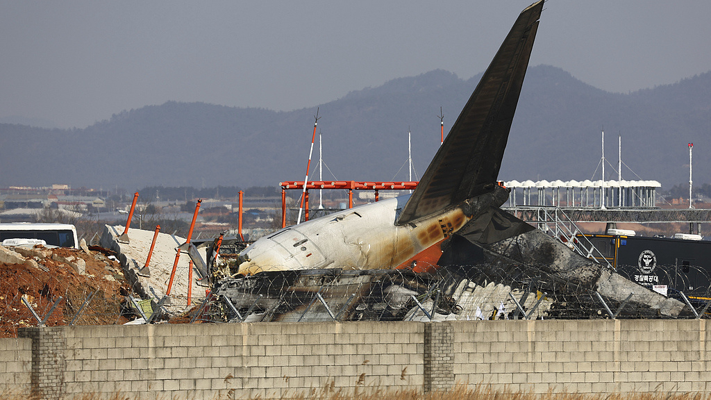 持续更新丨韩国济州航空失事客机“黑匣子”已开始进行数据分析