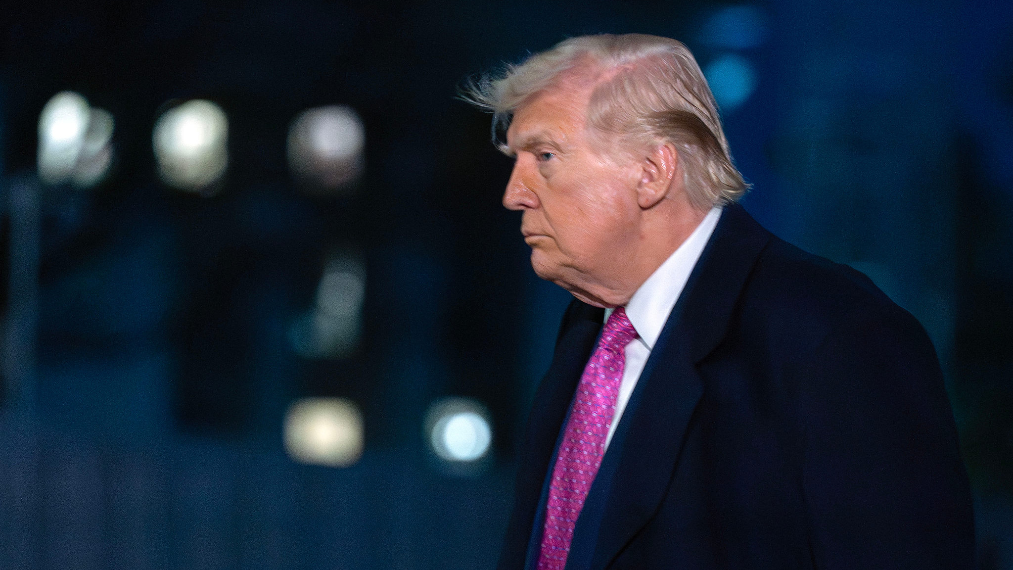 特朗普称伊朗方面“刚刚向美国请求停火”