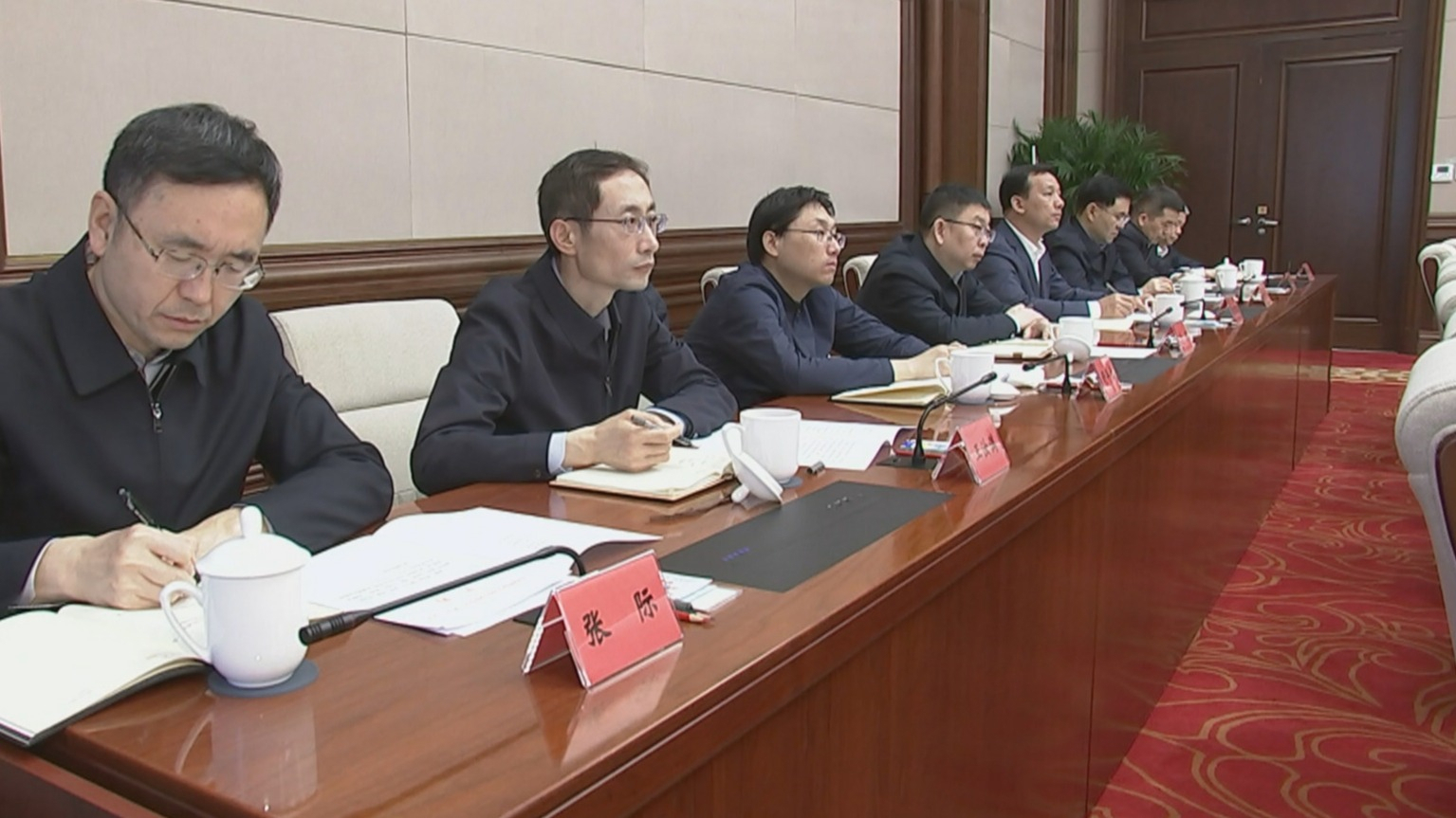 尹力强调 深入学习贯彻习近平总书记考察北京重要讲话精神 全力以赴推动首都各项事业迈上新台阶 尹力强调 深入学习贯彻习近平总书记考察北京重要讲话精神 全力以赴推动首都各项事业迈上新台阶